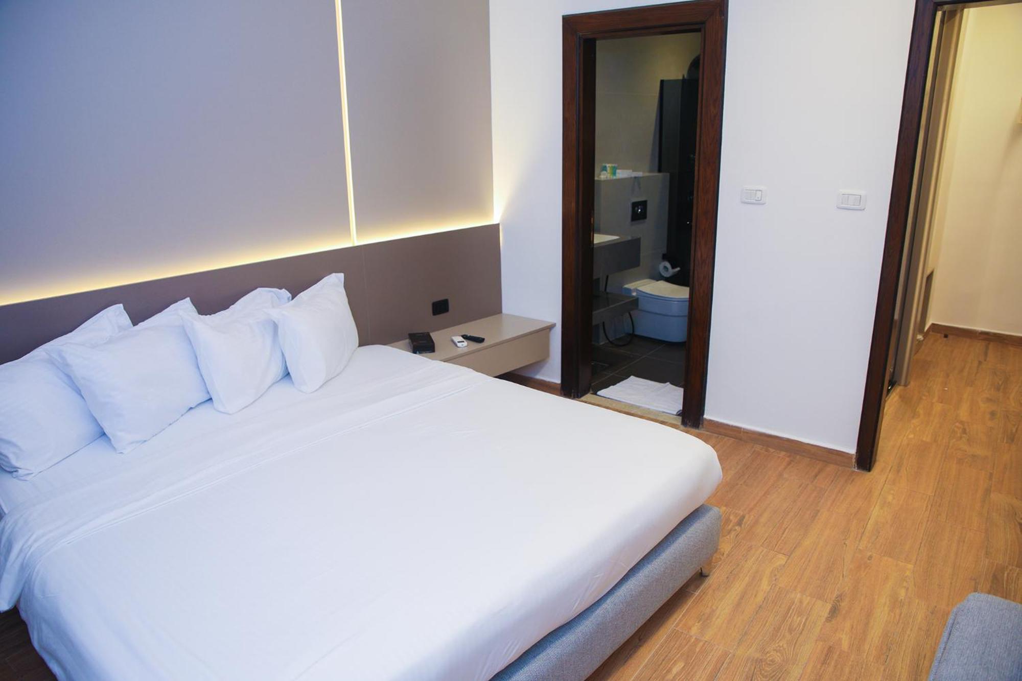 Spark Plaza Hotel Amman Bagian luar foto