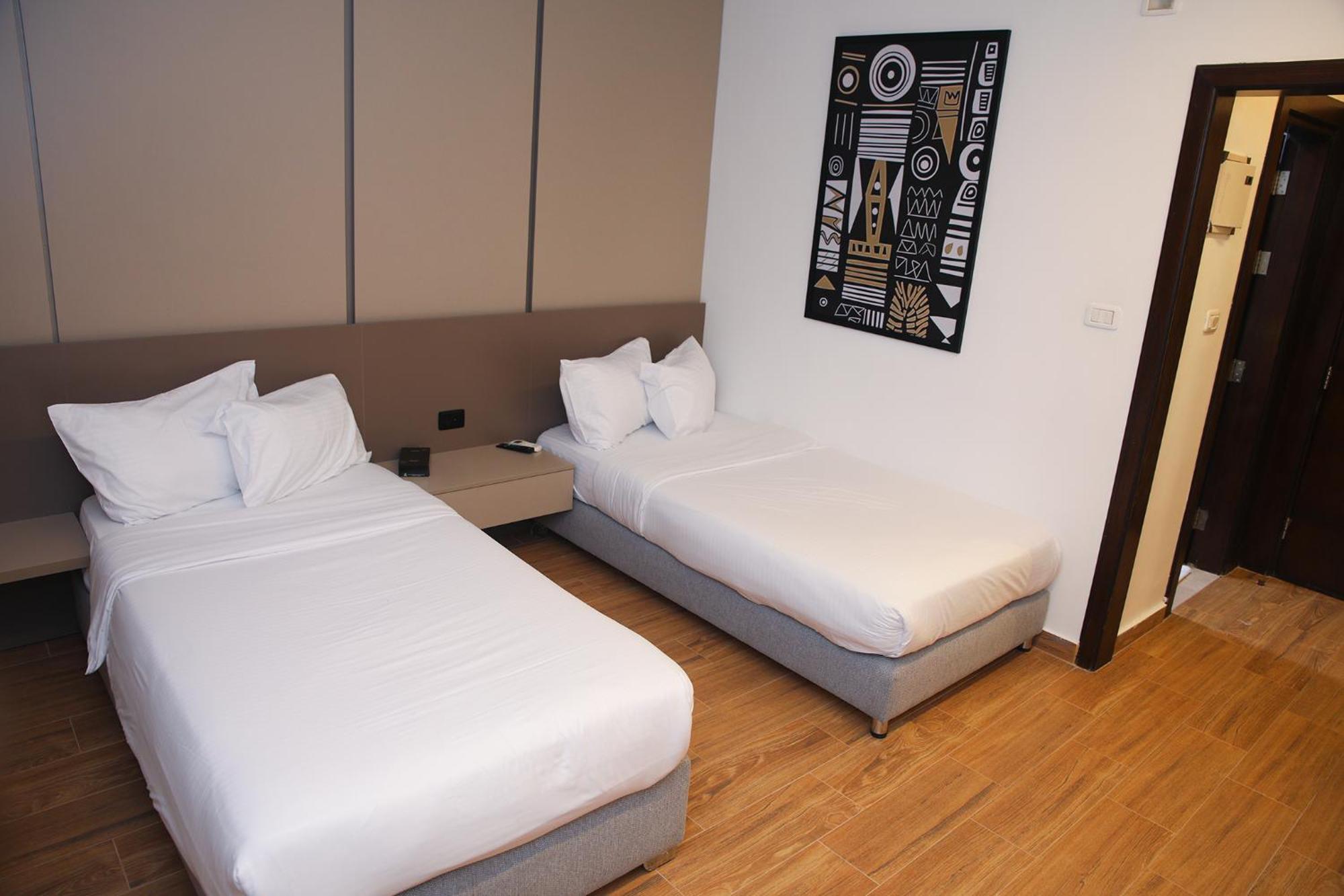 Spark Plaza Hotel Amman Bagian luar foto
