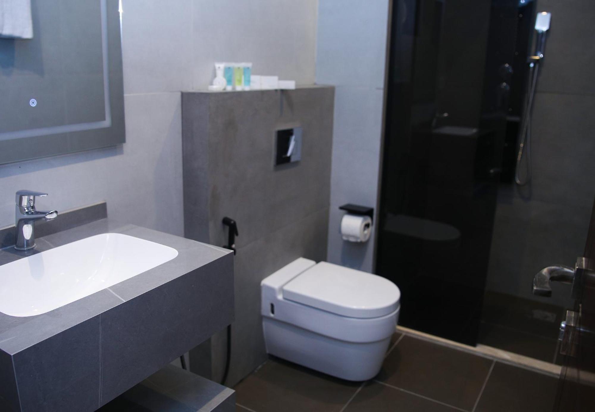 Spark Plaza Hotel Amman Bagian luar foto